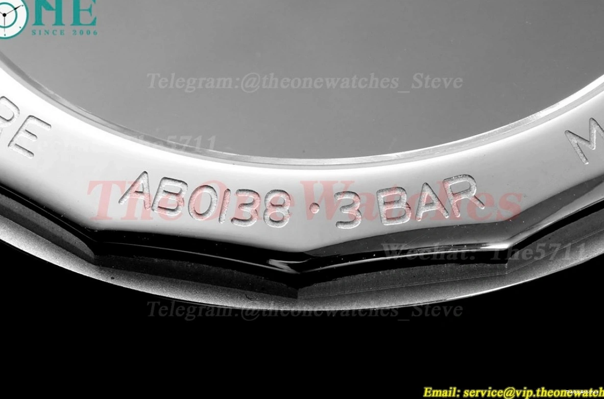 LE Asian BLSF Chronograph Navitimer SS B01 Stk White B01 0204